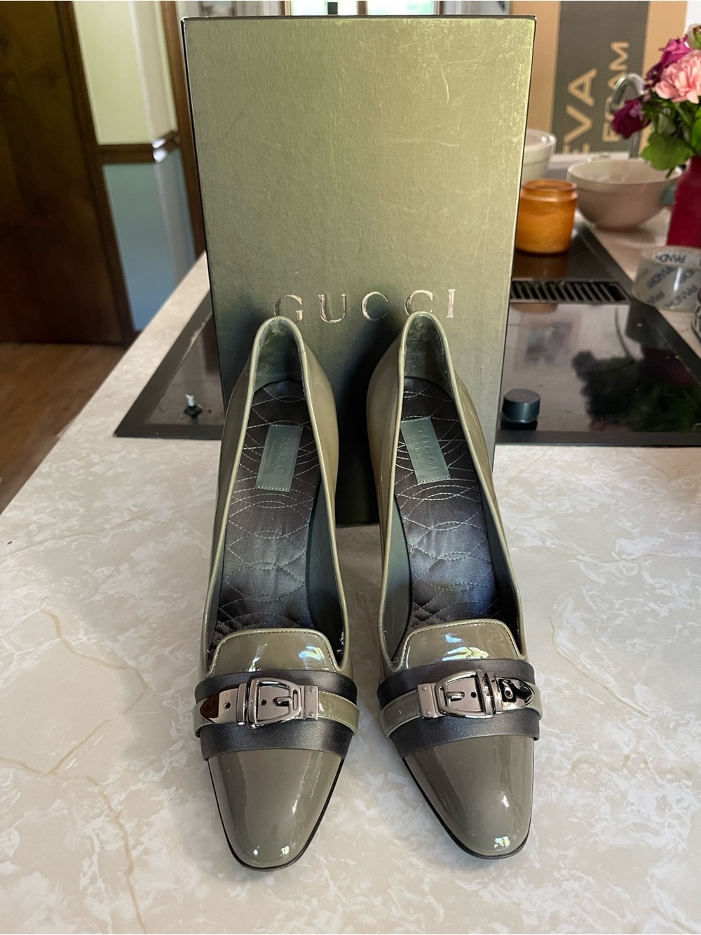 Gucci Patent Leather Buckle Pumps Heels Smoke Grey Gray Size 39B Italy Box flaw